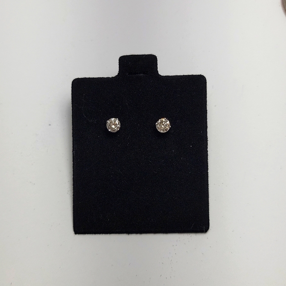 1/2ct natural diamond studs